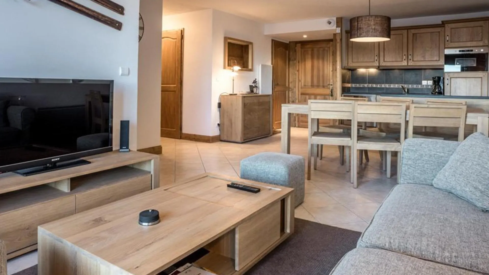 דירה Les Arcs  Arc 1800: Appartement Montagne, Balcon, Piscine, Wifi, Parking - Fr-1-352-18